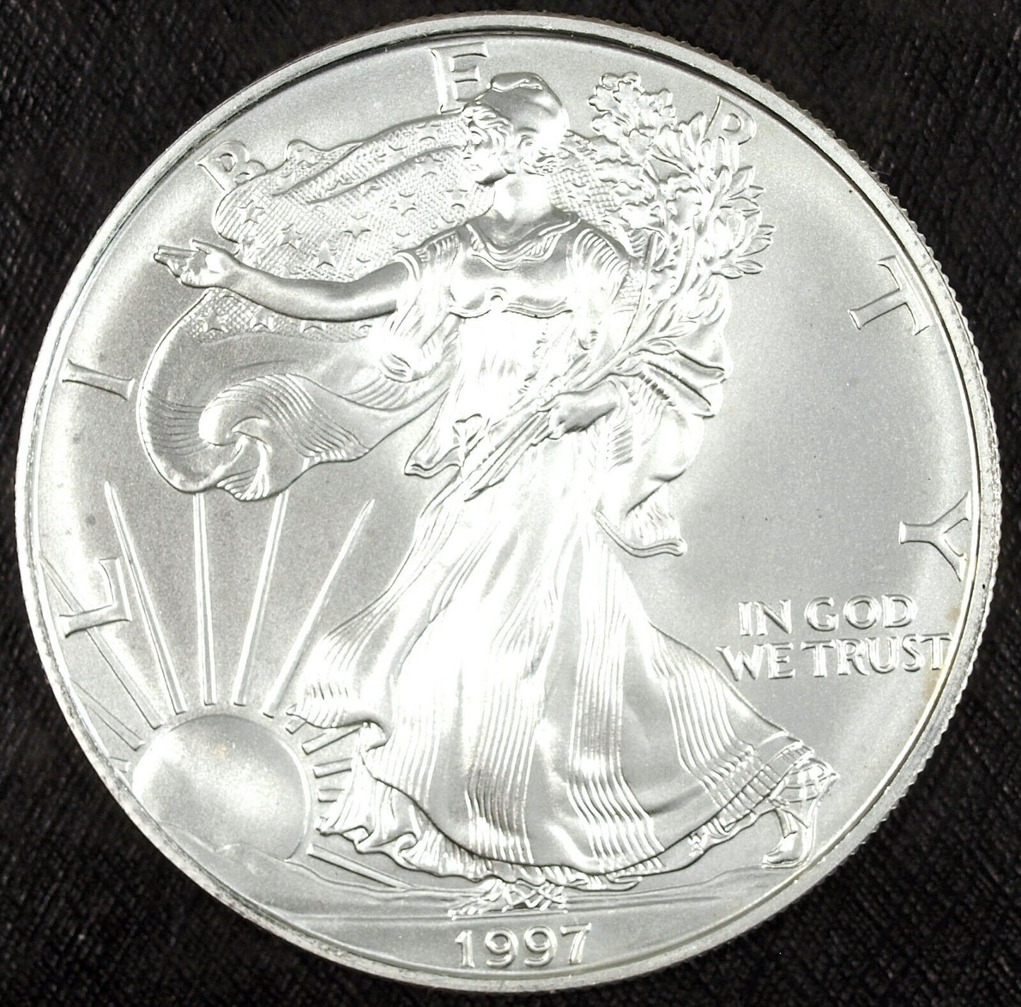 1997 U.S. Mint American Silver Eagle ☆☆ Uncirculated ☆☆ Great Collectible 303