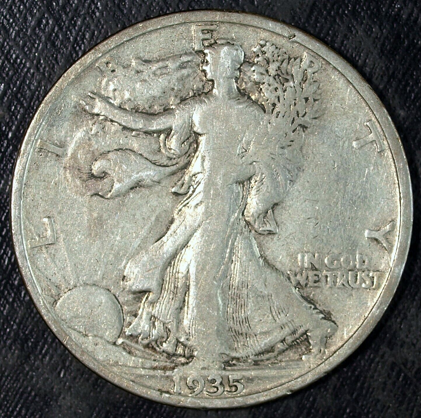 1935 P Walking Liberty Silver Half Dollar ☆☆ Circulated ☆☆ Great Set Filler 203