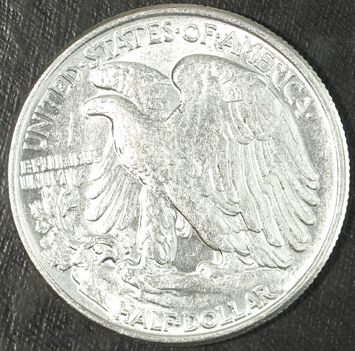 1943 P Walking Liberty Silver Half Dollar ☆☆ UnCirculated ☆☆ Great For Sets 503