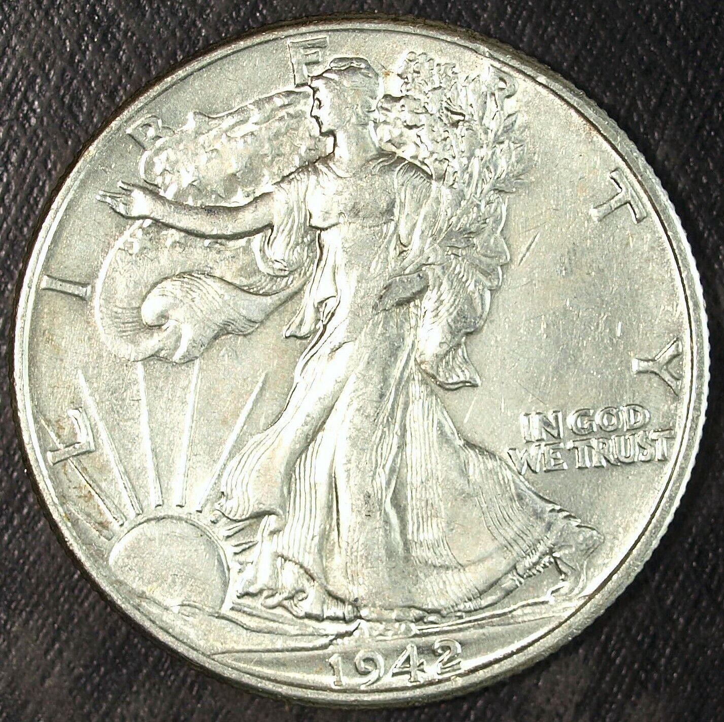 1942-P Walking Liberty Silver Half Dollar ☆☆ Circulated ☆☆ Great For Sets 208